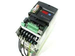 * ALLEN BRADLEY POWERFLEX 40P 22D-B8P0N104 22-RF021-BS AC DRIVE 2HP 240VAC 3PHAS