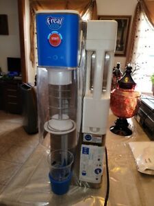 F&#039;Real B7 FRLB7 Milkshake Smoothie &amp; Frozen Cocktail Machine Blender