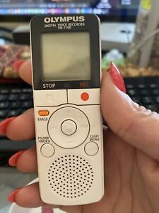 Olympus VN-7100 Digital Voice Recorder 1GB - White