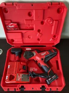 Milwaukee 2472-159 M12 12V Cordless 600 MCM Cable Cutter Kit