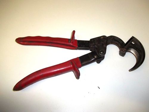 Klein Tools 63060 Ratcheting Cable Cutter - Red