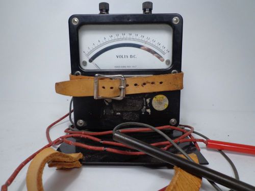 Vintage Volt Meter Model 931 No. 56965  Good Condition  Untested