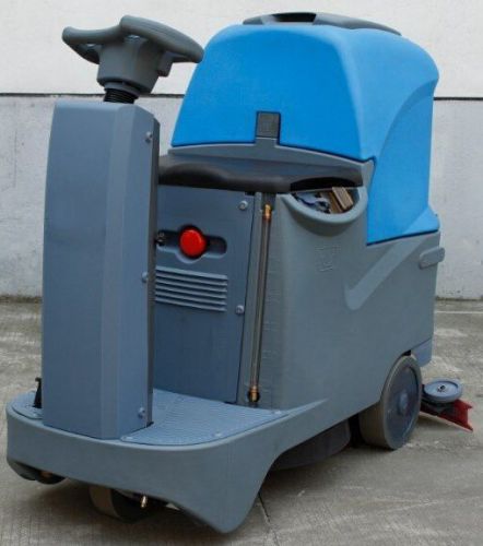 Rd560 - scrubber dryer recureuse ride on traction 22 in -ucp cleaning -uscanpack for sale