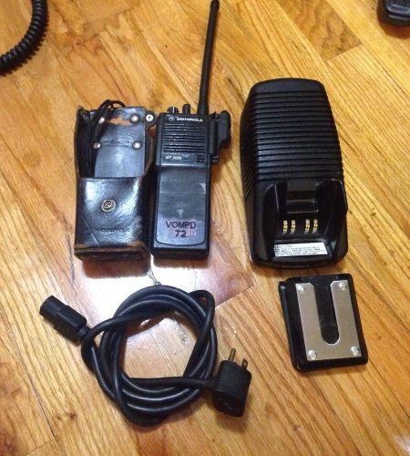 Motorola Mt 2000 H01KDD9AA4AN Model I VHF 136-174 MHz  &amp; Battery Charger Lot