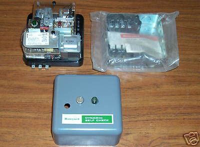 Honeywell RA890H 1052 2 Flame Response Safety Switch