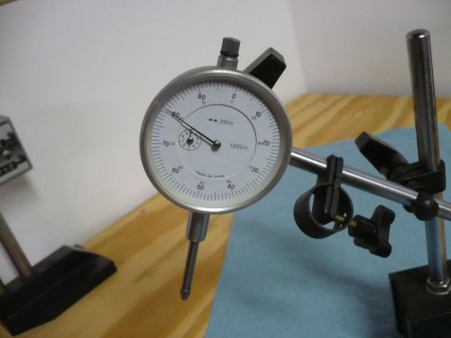 Dial indicator with magnetic base for sale