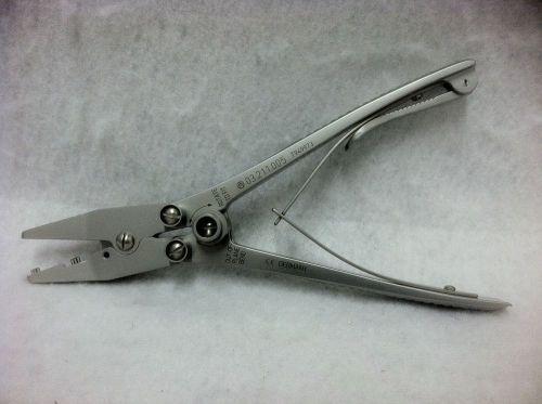 Synthes REF# 03.211.005  2.4/2.7MM VA-LCP Bending Plier