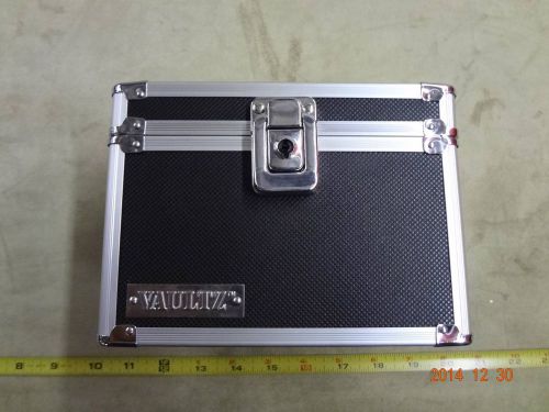 Vaultz Locking 5 x 8 Box Protects Index Cards Photos Black (VZ01280) no key nice