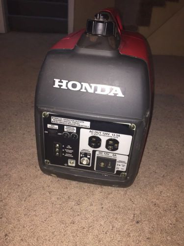 Honda EU2000i 2000W Portable Generator very lightly used