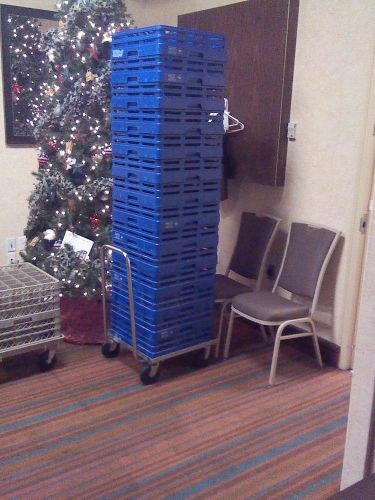 Ecolab 4016-S3 blue racks holds 16 mugs  Will ship to USA w/Quote before I Ship