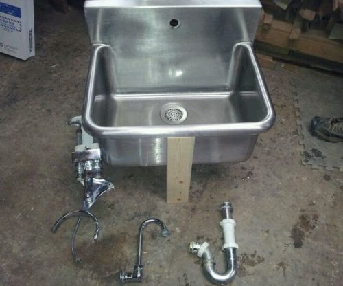 Stainless Steel Medical Sink with knee lever