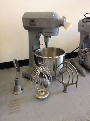 Hobart Mixer 20 Qt Model A200 hook, wire whip, flat beater &amp; new sst bowl