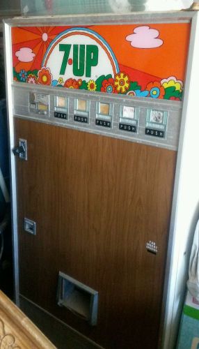 1970&#039;s PETER MAX 7-UP Vending Machine ~ Working!