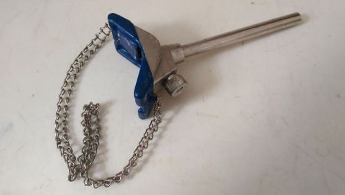 Adjustable Chain Extension Clamp for up to 6 inch containers.