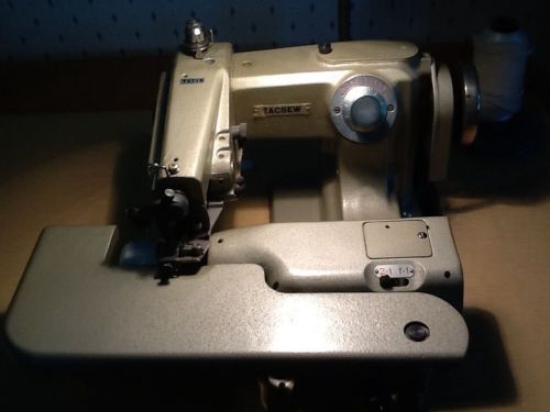 Indust . blindstitch sew mach. Tacsew  T1718, 24x48&#034;table, motor 067072 &amp; light