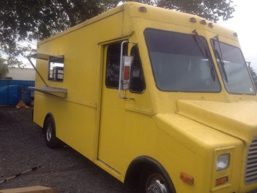 Food Truck Ford 1984 ready for the road today