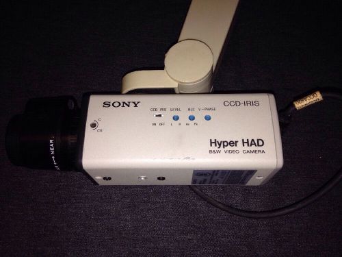 Sony Hyper HAD B&amp;W Video Camera CCD IRIS w/ Mount SPT-M104A