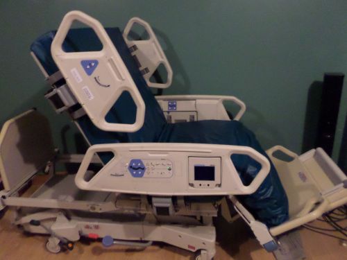 HILL-ROM TOTALCARE P1900 ALL ELECTRIC HOSPITAL - PATIENT BED @