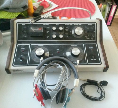 Beltone Model 114 SF Audiometer With Headphones Hearing Test Made in U.S.A