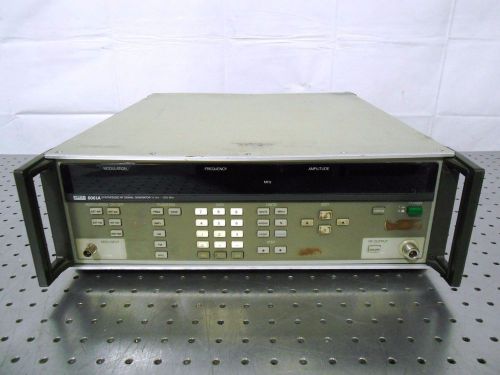 H126442 Fluke 6061A Synthesized RF Signal Generator 10kHz-1050MHz