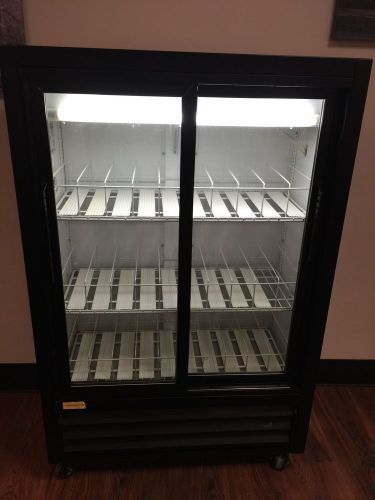 True GDM-33SSL-54 merchandize cooler/refrigerator