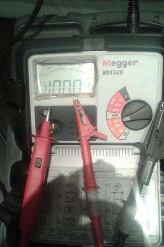 MEGGER MIT 320 MIT320 INSULATION AND CONTINUITY TESTER with CASE AND ACCESSORIES