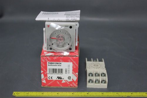 NEW CARLO GAVAZZI MULTIFUNCTION TIMER WITH BASE FMB01DW24