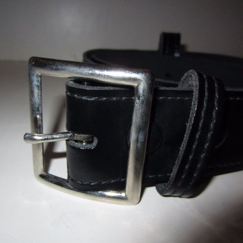 Galls High Gloss Duty Belt Black w/ Chrome Buckle Size 32 w/ Belt Keeper