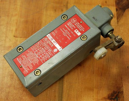 Allen Bradley 802XR-AF7, Series A, Limit Switch with Operator Head 40182-004-54