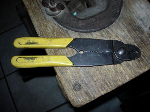 PACKARD YELLOW HANDLED WIRE STRIPPING PLIERS
