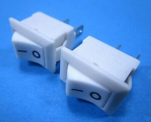 •• 2x Mini-Wippschalter • winziger Netzschalter in wei • 2 Pin • 250V / 3A •