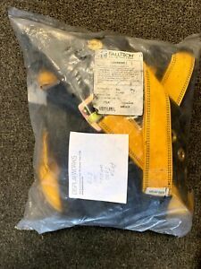 FallTech 70158259 Full Body Harness/Lanyard Combination Set