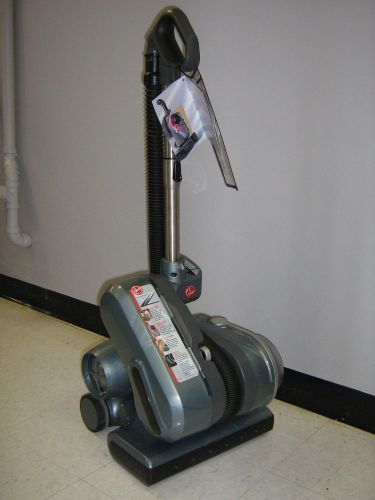 Hoover u9145-900 &#034;z&#034; 700 bagless upright vacuum cleaner - only used in demos for sale