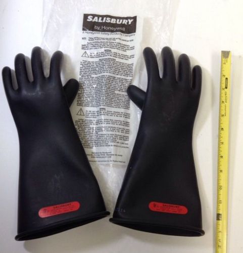 Salisbury tested ready to use 1000 volt max rubber insulated gloves for sale