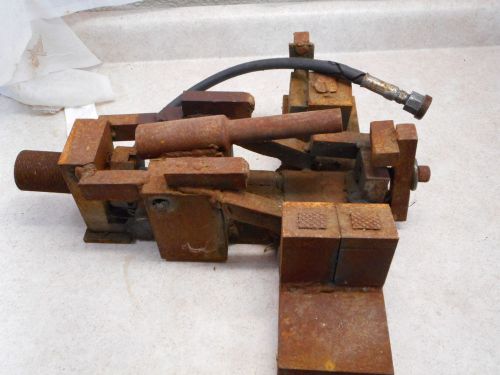 Air over Hydraulic Tooling / Workholder, Very Heavy, 1 cylinder, Clamp, T shape