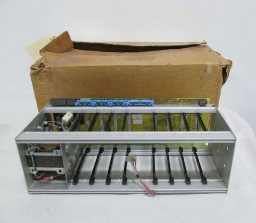 NEW DOMINO 0791615 SOLO 4 OPAQUE CHASSIS RACK 120V-AC 8-SLOT D384228