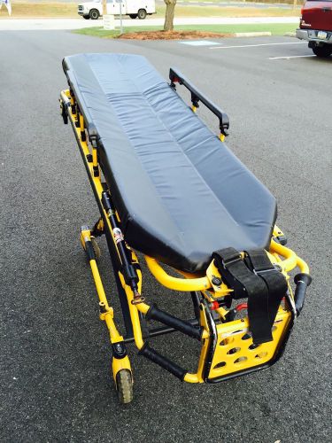 STRYKER MX PRO R3 AMBULANCE STRETCHER 650LB