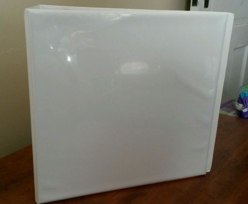 Avery dennison - 4&#034; heavy duty view storage binder - slightly used 79704 white for sale