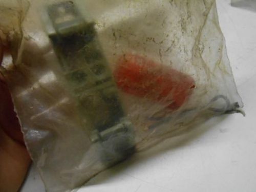 NOS TRUCK-LITE 15001R -18L4#2