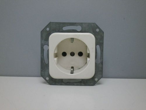 German eu 250v 16a 2-pole socket outlet receptacle steckdose w/lateral contacts for sale