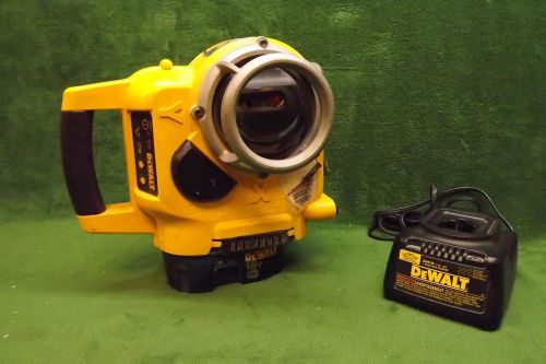 DEWALT DW077 PORTABLE ROTARY LASER LEVEL WITH CHARGER NO RESERVE!