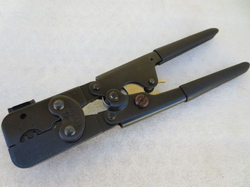 ** New ** Black Box Corp. Crimper FT073  D- Subminiature Contact Crimp Tool