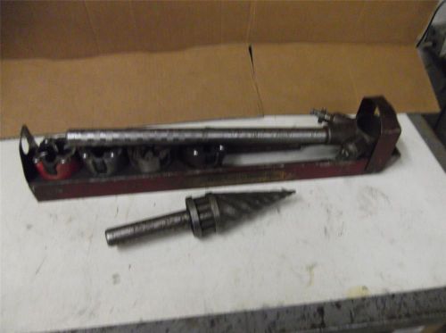 Reed manufacturing Company Double Ratchet Pipe Threader w/ Dies and Pipe Reamer