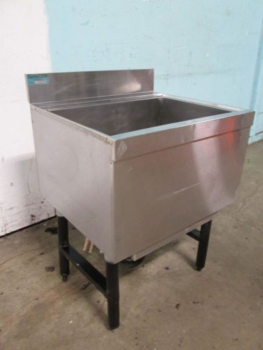 &#034;SUPREME METAL&#034; H.D. COMMERCIAL S.S. UNDER COUNTER 7 LINES COLD PLATE ICE BIN
