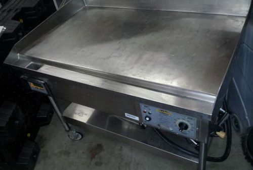 AccuTemp Accu-steam 48&#034; Steam Griddle Restuarant Stainless Steel Grill on wheels
