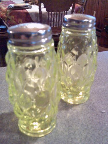 Pair of Vaseline Uranium Elizabeth glass salt and pepper shakers set castor mint