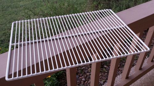PVC Coated Wire Refrigerator/Cooler Shelf 23 1/4&#034; x 16&#034; True Manufacturing - NEW