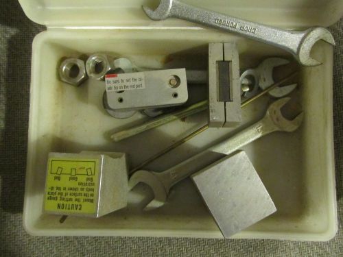 HITACHI F-1500 A PLANER/JOINTER KNIFE SETTING KIT