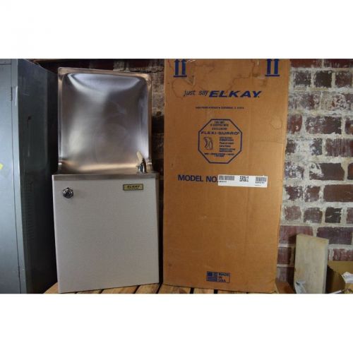 New elkay esrc8l1z wall mount drinking water fountain dispenser with flexi-guard for sale