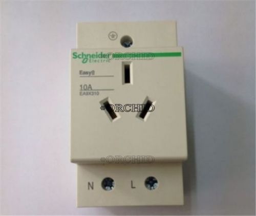 1PCS NEW Schneider convenience receptacle EA9X310